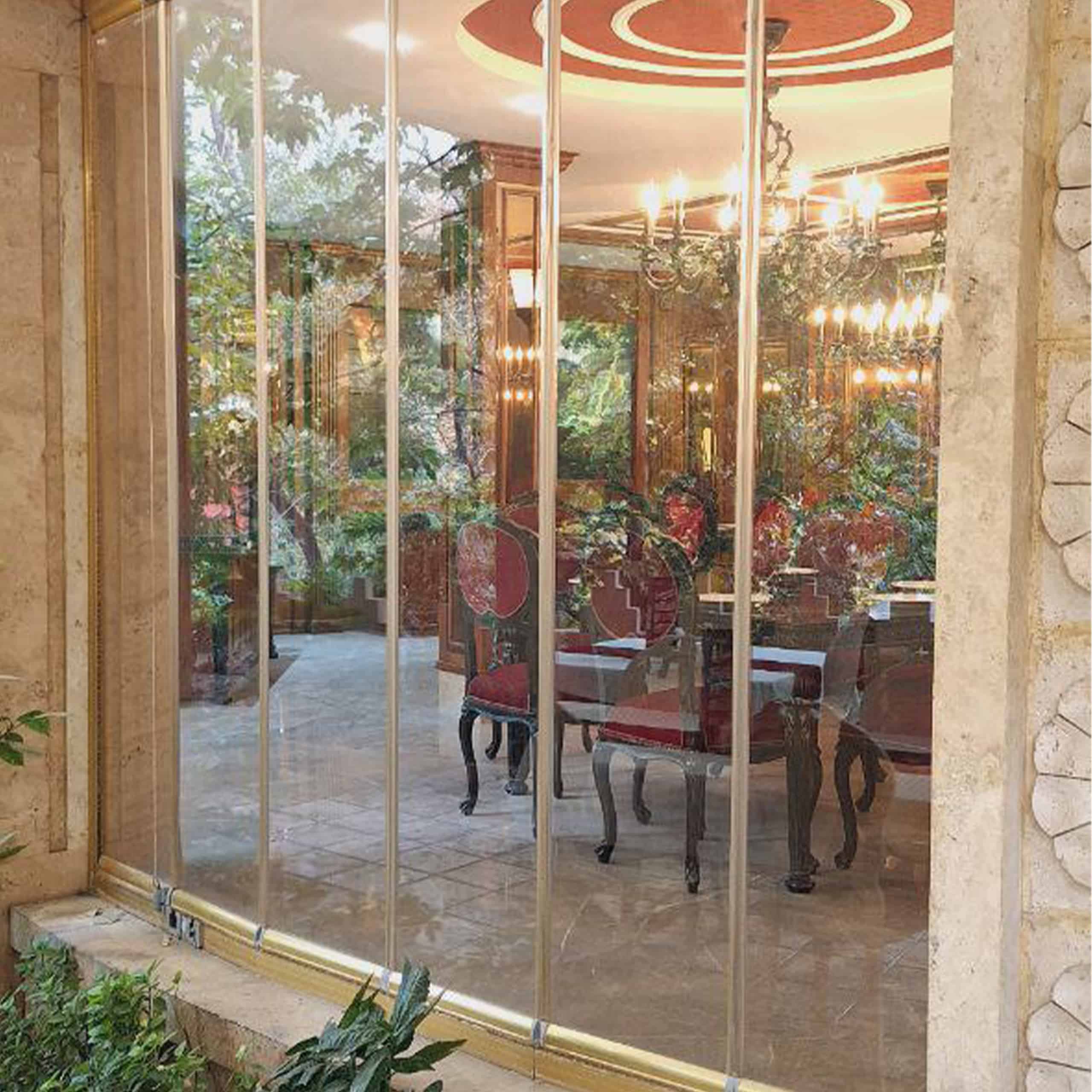 شیشه تاشو لولایی