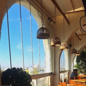 شیشه تاشو (جام بالکن)