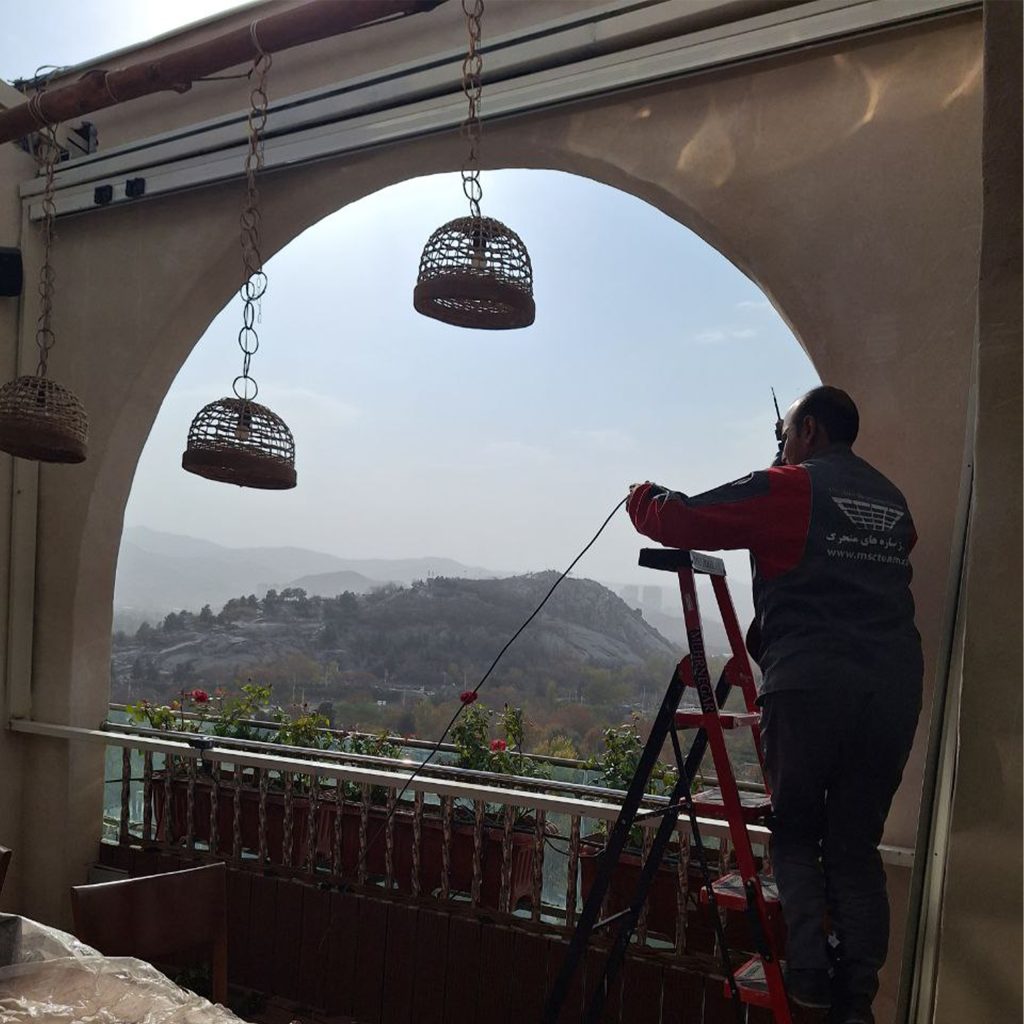 شیشه تاشو (جام بالکن)